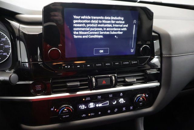 New 2025 Nissan Pathfinder SL w/ Black Appearance Package image 18