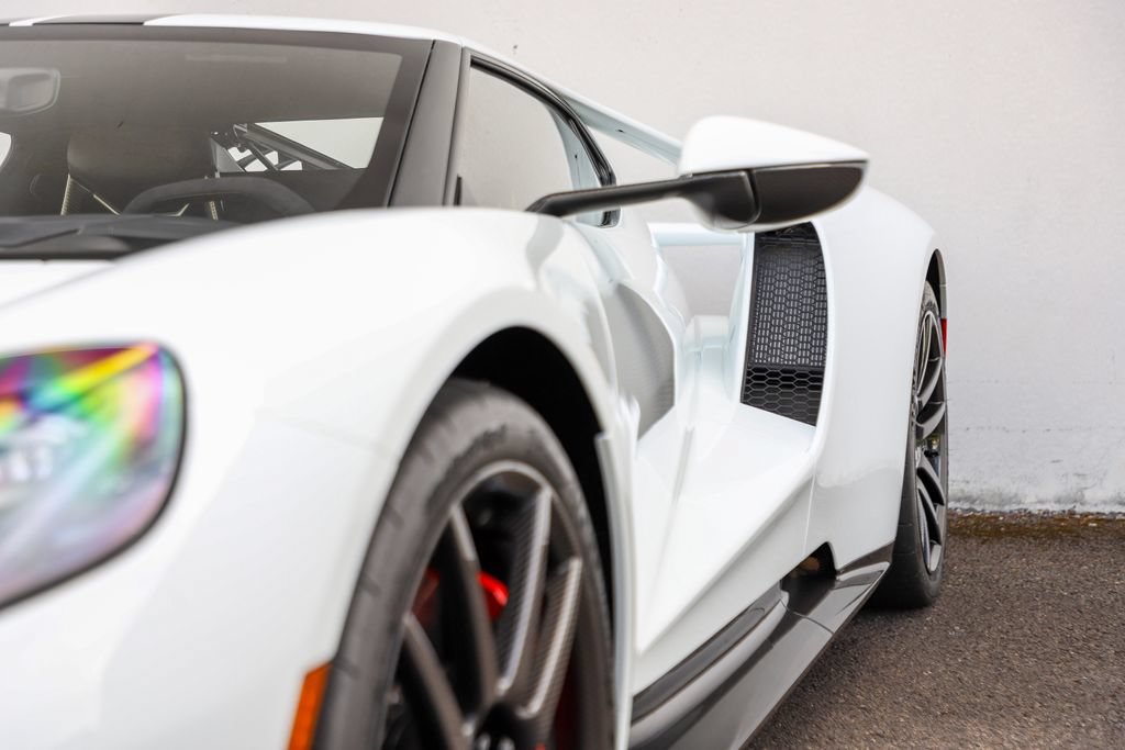 Used 2017 Ford GT RWD image 35