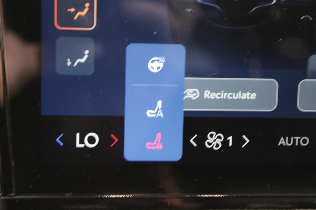 New 2027 Lincoln Navigator Premiere RWD image 52