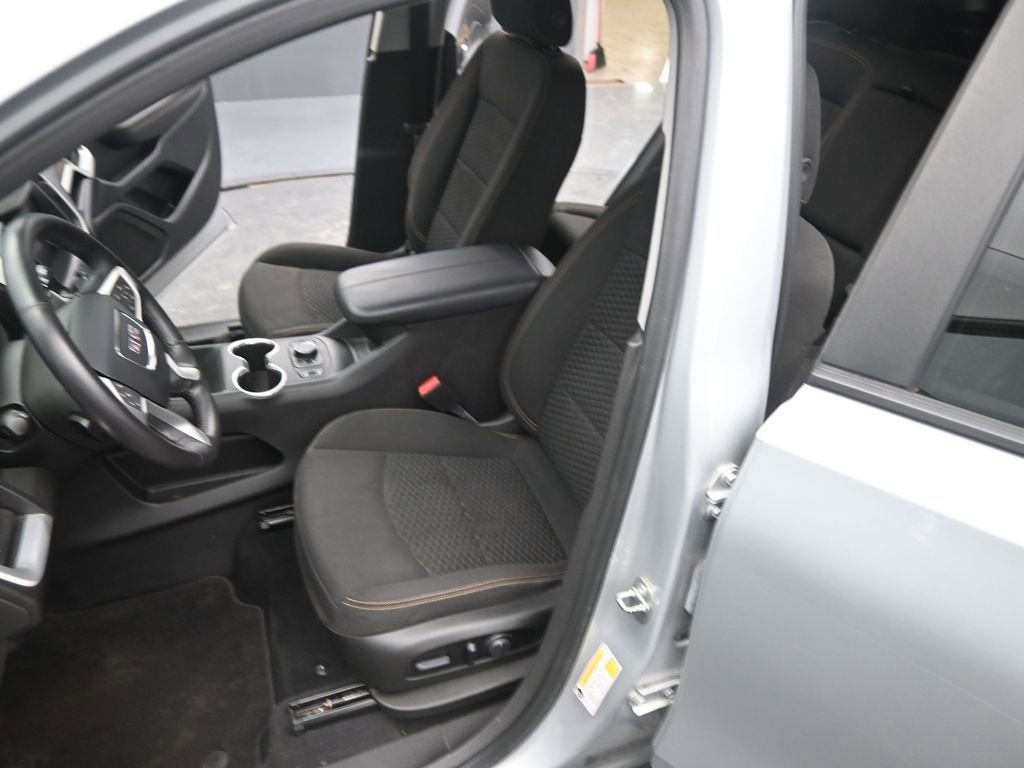 Used 2021 GMC Terrain SLE w/ Driver Convenience Package image 11