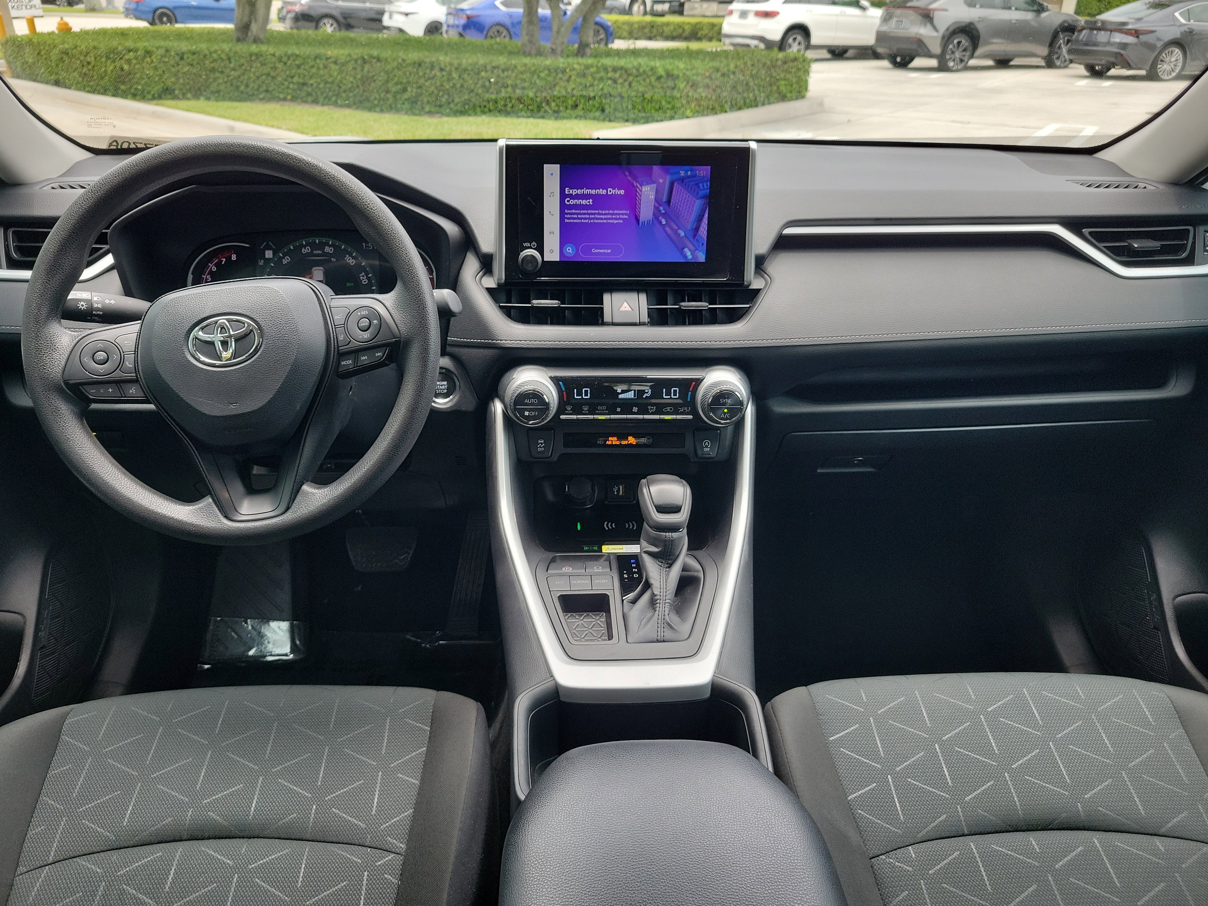 Used 2024 Toyota RAV4 XLE FWD image 17