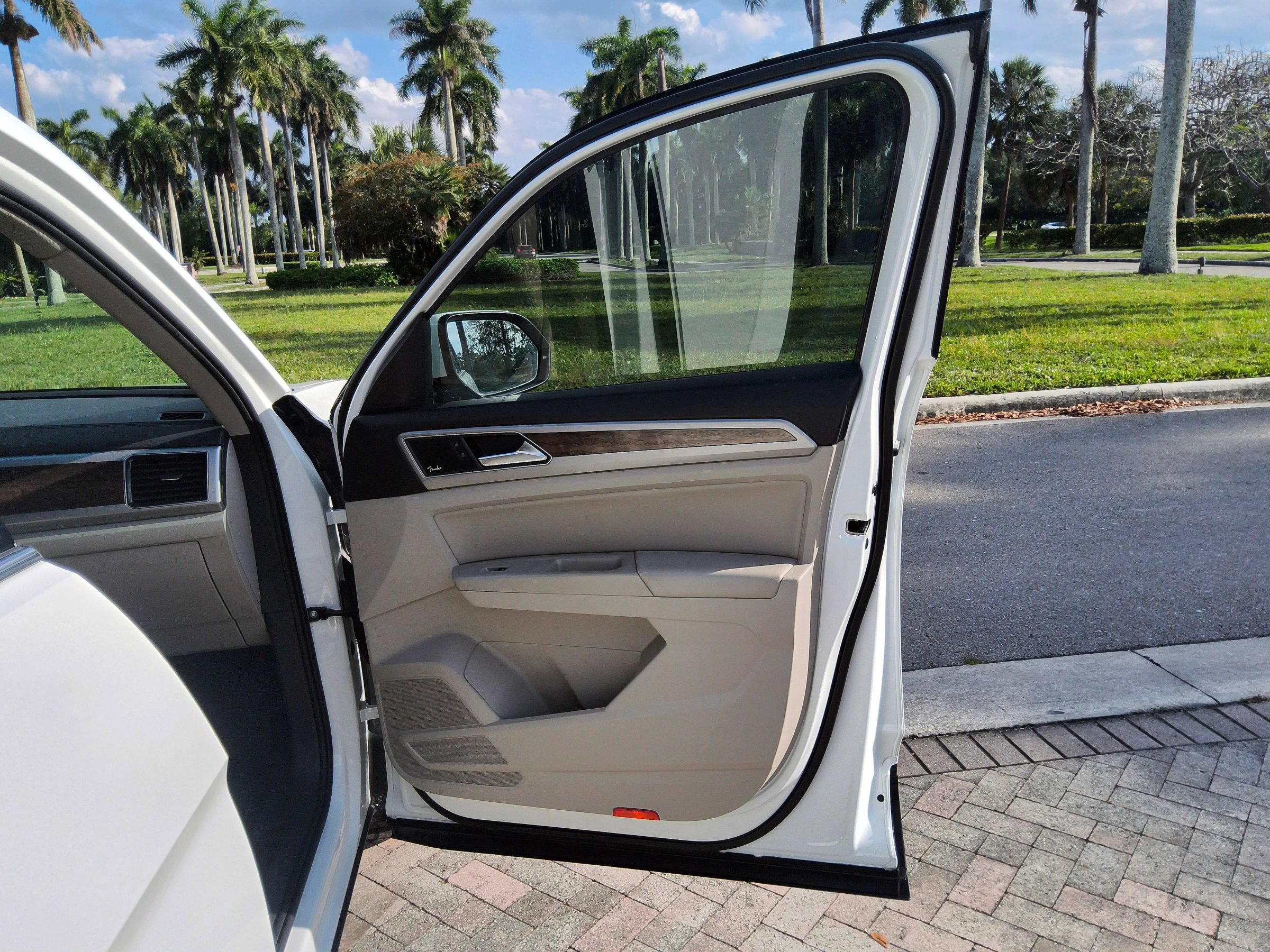 Used 2019 Volkswagen Atlas SEL Premium AWD/4WD image 43
