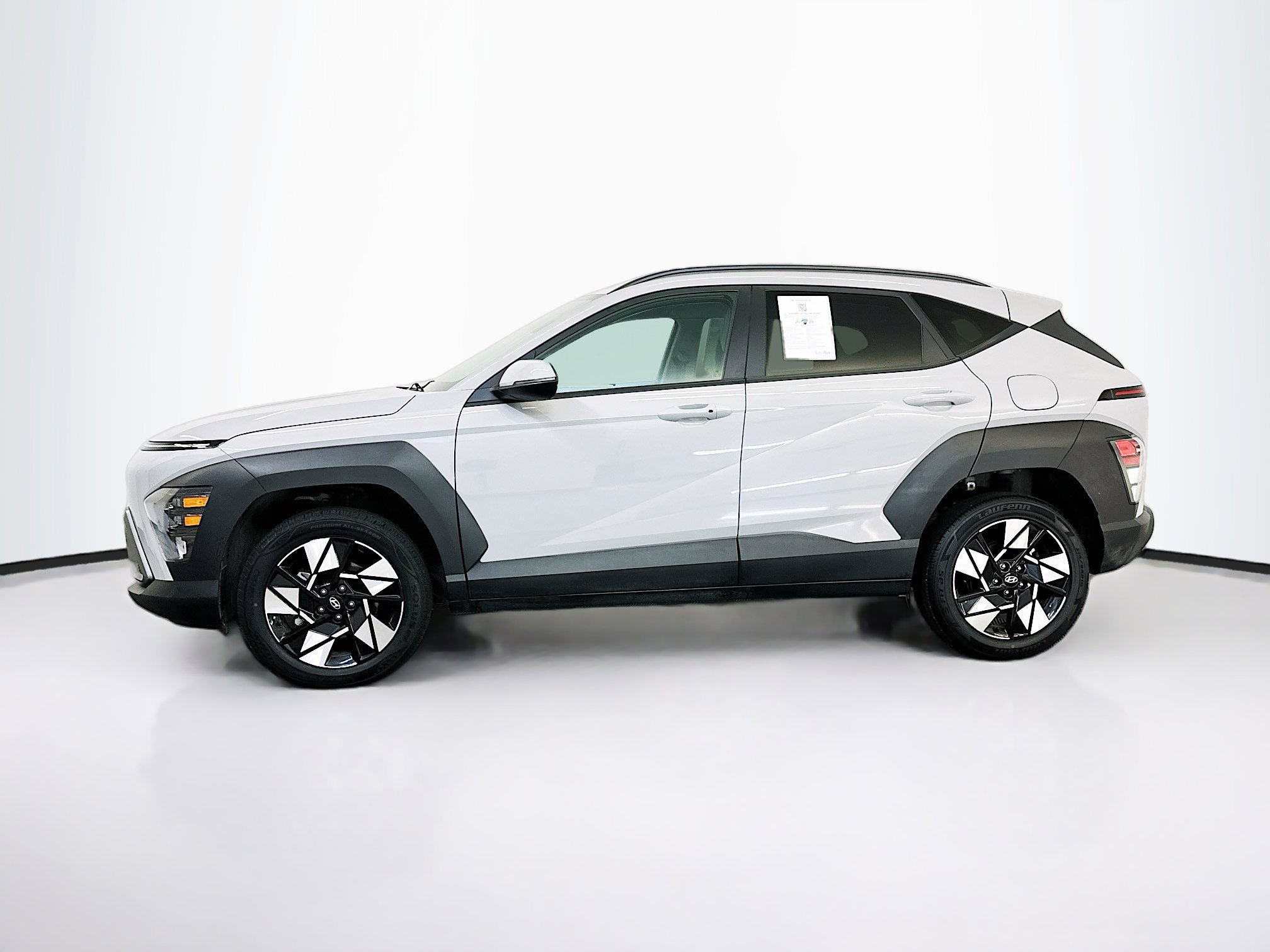 Used 2025 Hyundai Kona SEL image 4