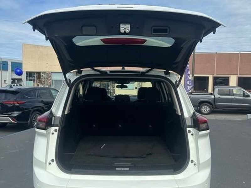 Used 2024 Nissan Rogue S AWD/4WD image 12