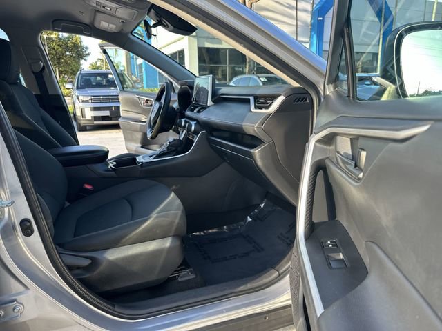 Used 2023 Toyota RAV4 LE image 29