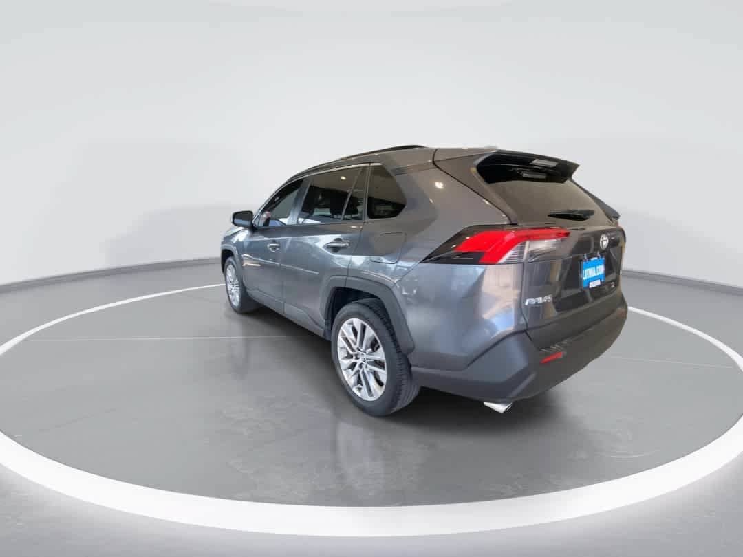 Used 2020 Toyota RAV4 XLE Premium AWD/4WD image 6