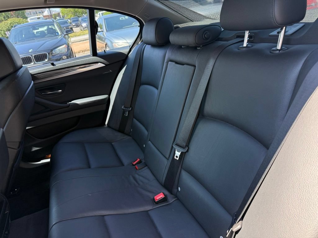 Used 2011 BMW 550i xDrive Sedan AWD/4WD image 12