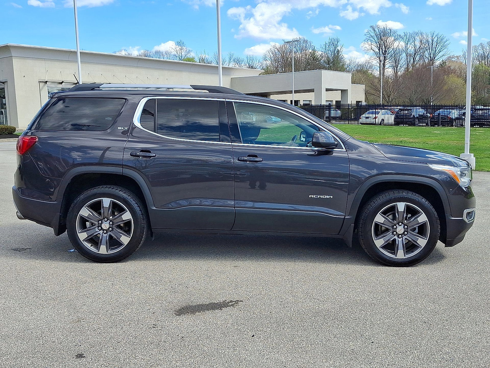 Certified 2019 GMC Acadia SLT w/ LPO, Floor Liner Package image 26