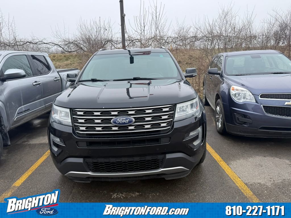 Used 2016 Ford Explorer XLT w/ Equipment Group 202A image 2