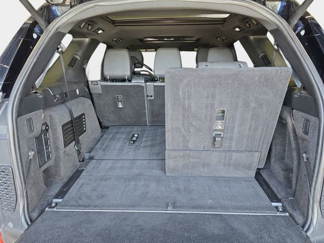 Used 2020 Land Rover Discovery Landmark AWD/4WD image 14