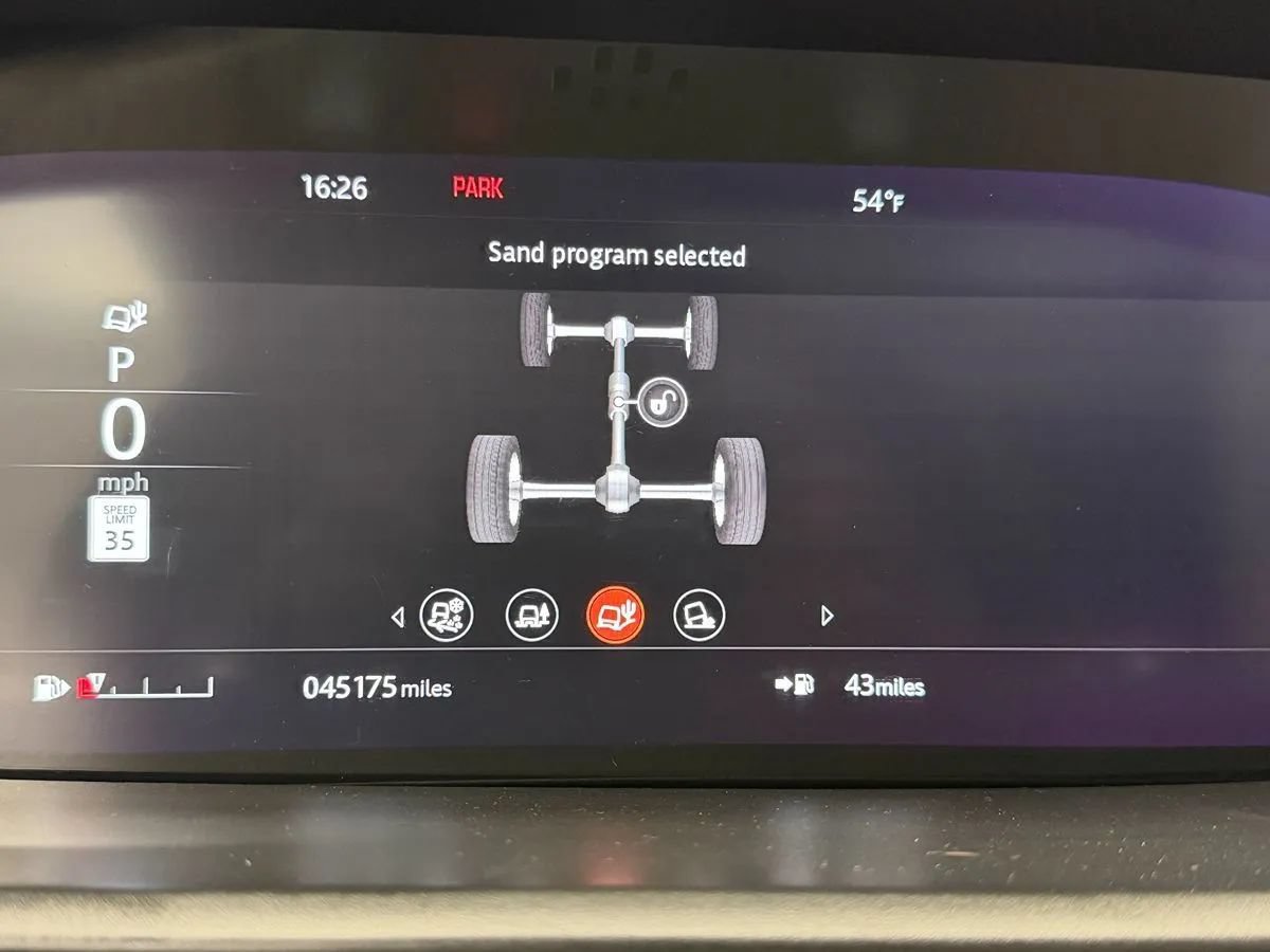 Used 2020 Land Rover Discovery HSE AWD/4WD image 37