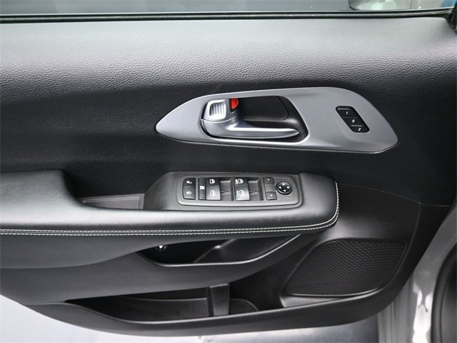 Used 2021 Chrysler Pacifica Touring-L w/ S Appearance Package image 23