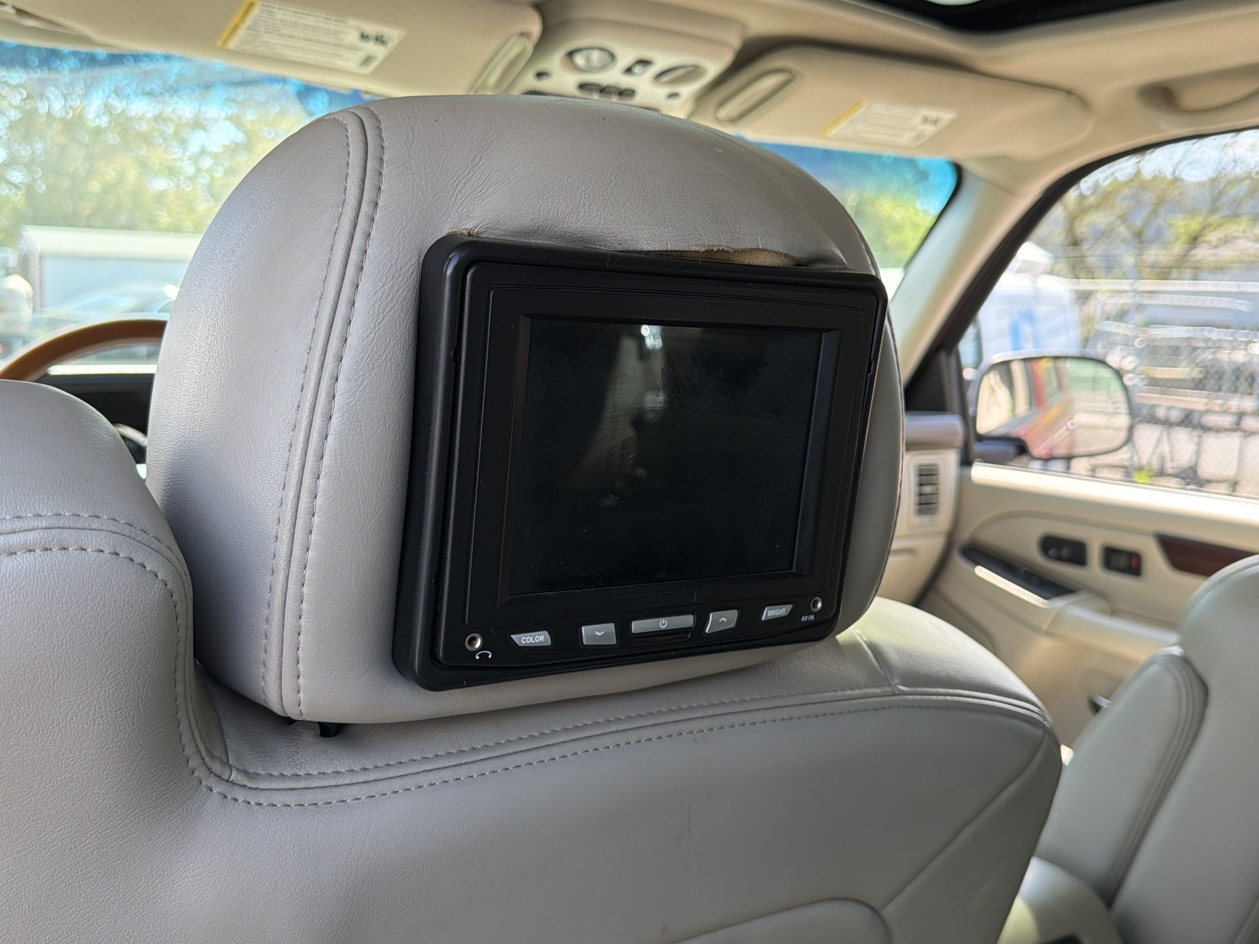 Used 2003 Cadillac Escalade AWD image 11
