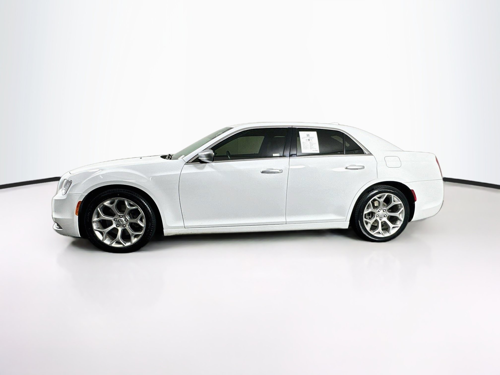 Used 2018 Chrysler 300 C w/ Sun, Sound & Nav Package RWD image 4