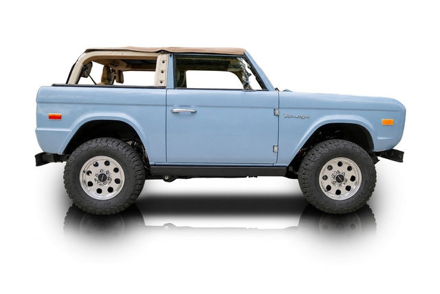 Used 2025 Ford Bronco Badlands AWD/4WD image 2