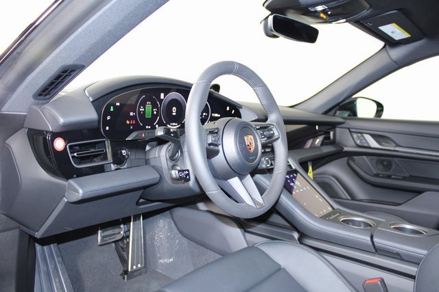 New 2025 Porsche Taycan image 4
