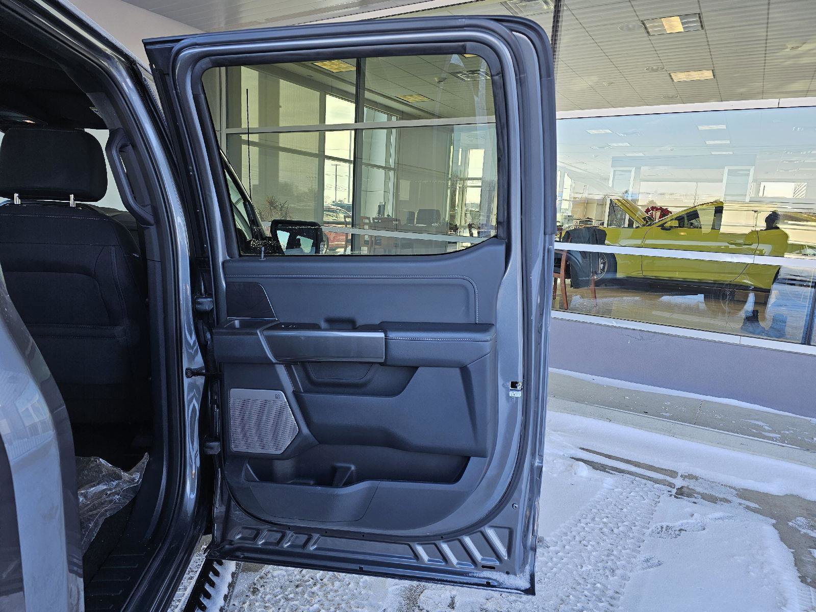 Used 2022 Ford F150 XLT w/ Equipment Group 302A High image 14