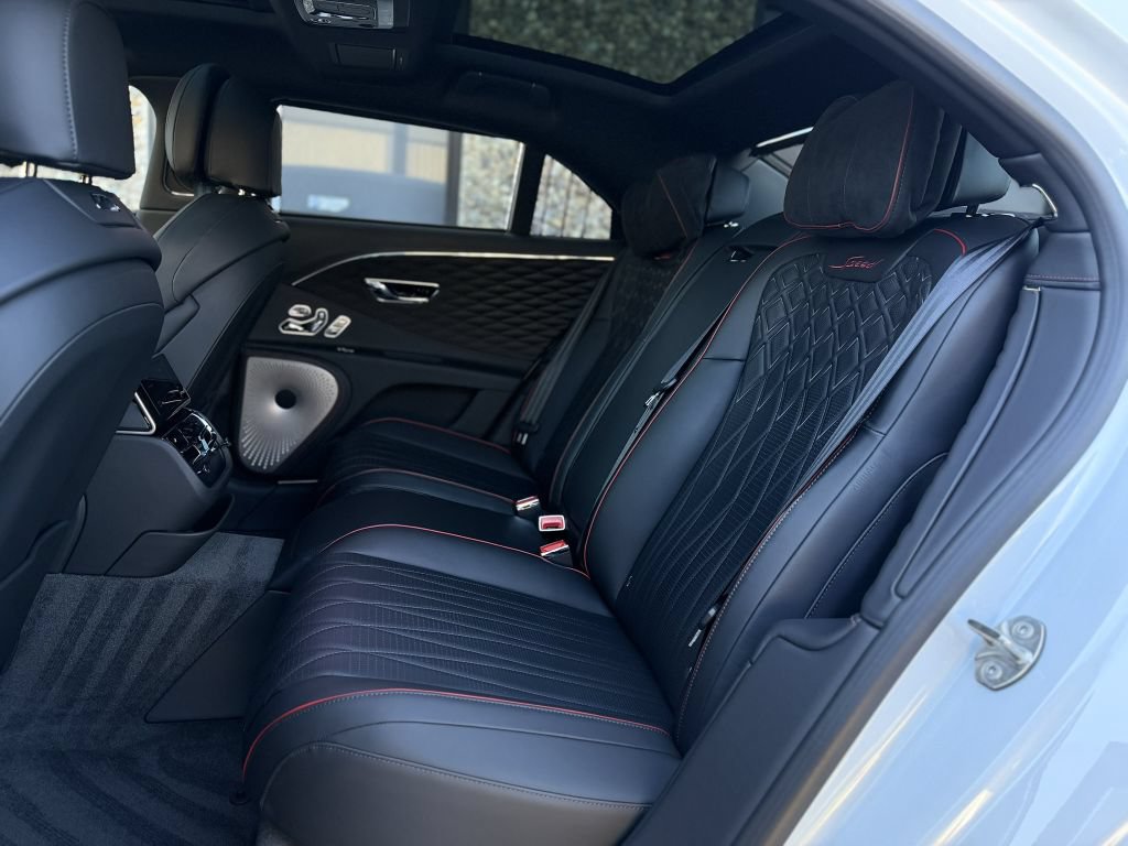 Used 2023 Bentley Flying Spur W12 AWD/4WD image 42