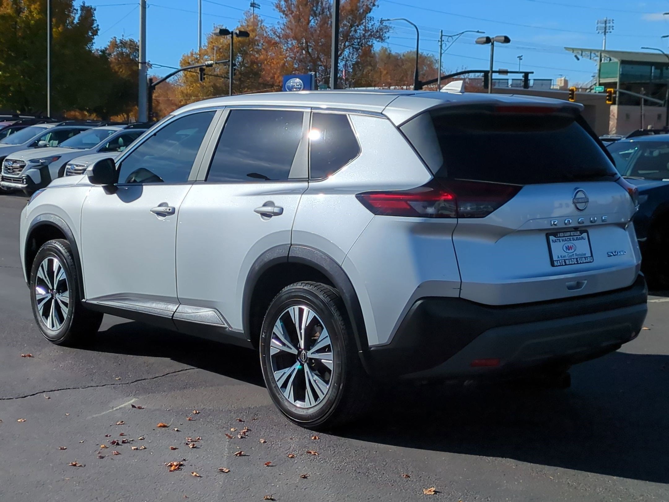 Used 2023 Nissan Rogue SV image 5