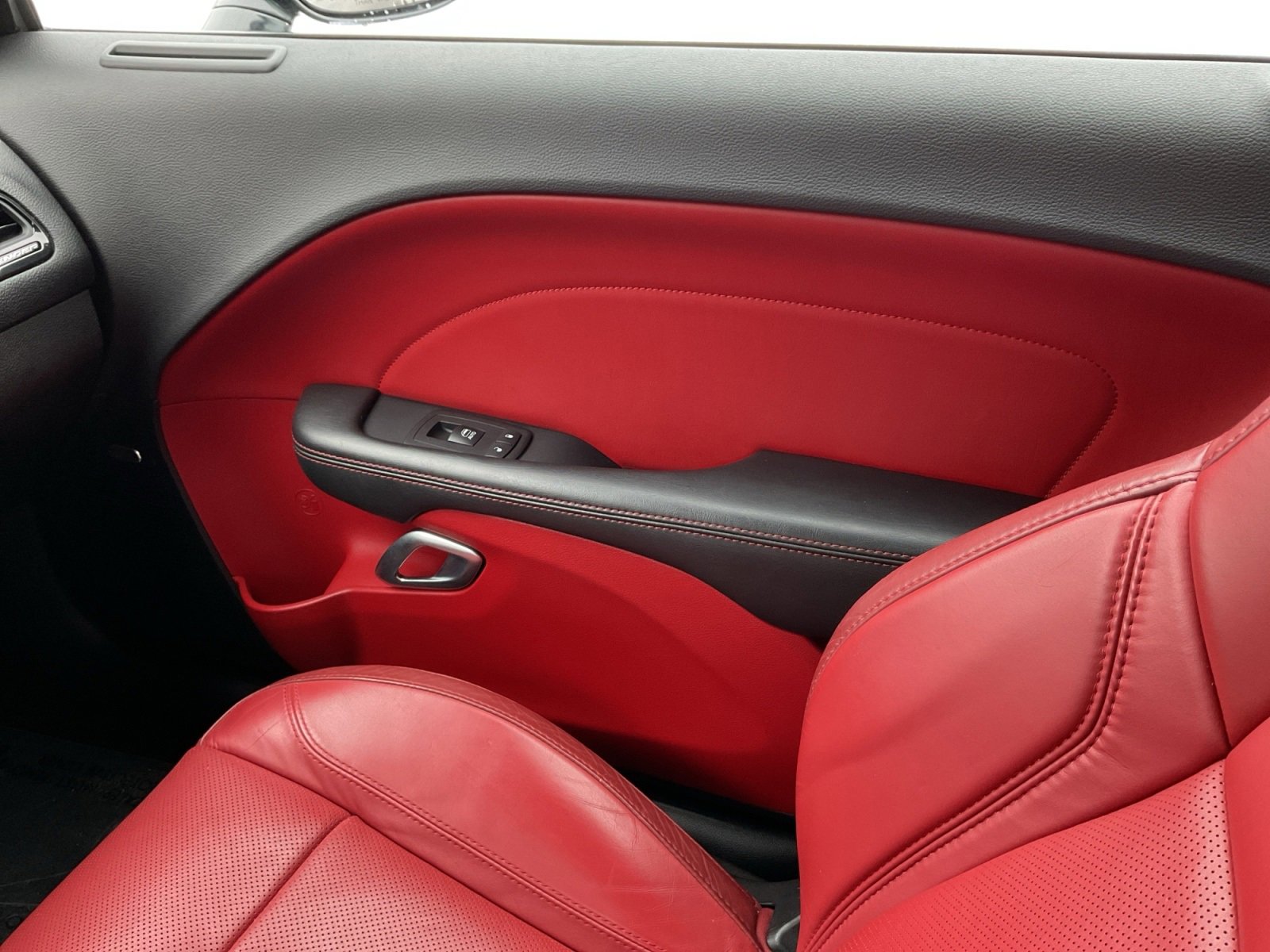 Used 2018 Dodge Challenger GT image 16