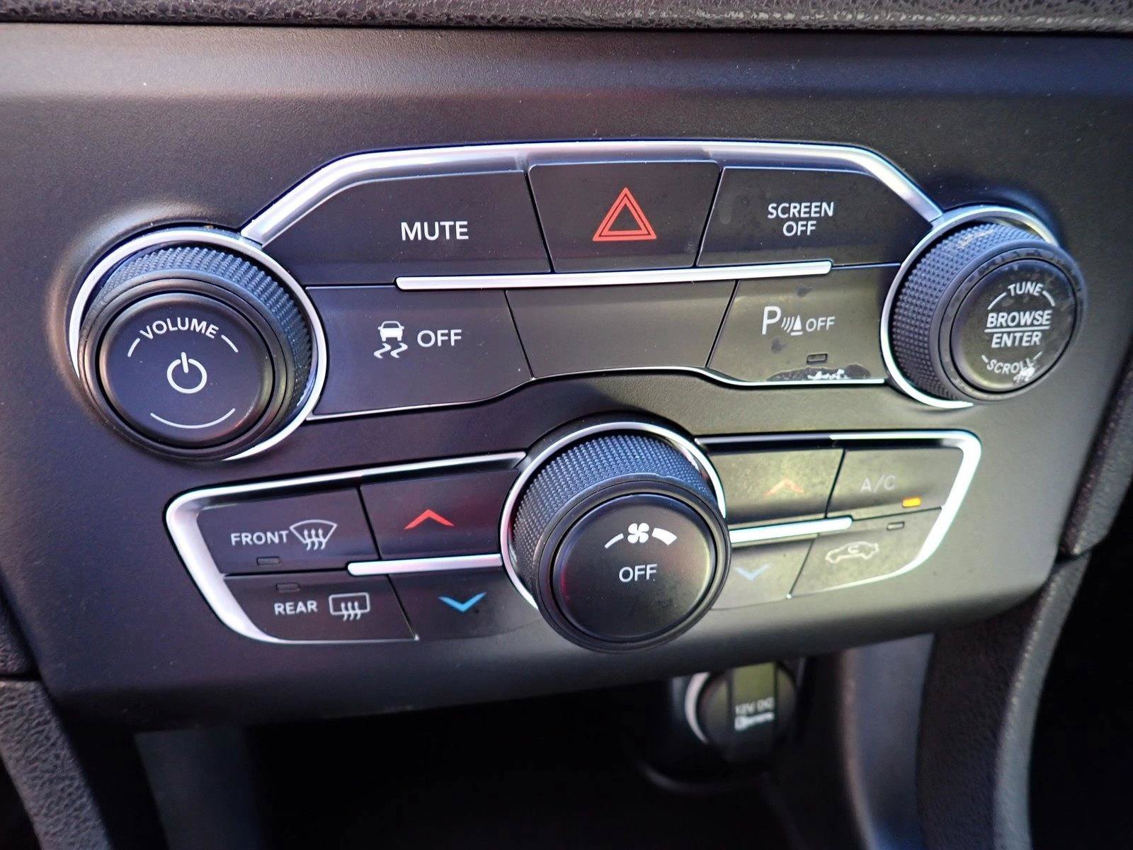 Used 2023 Dodge Charger SXT RWD image 19