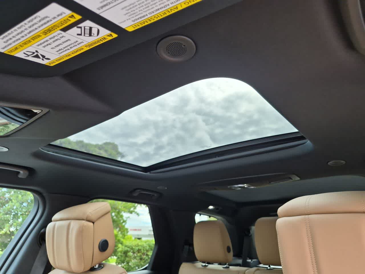 New 2026 Land Rover Discovery Limited Edition AWD/4WD image 20