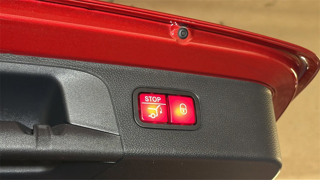 Used 2021 Mercedes-Benz GLC 300 4MATIC w/ AMG Line image 16