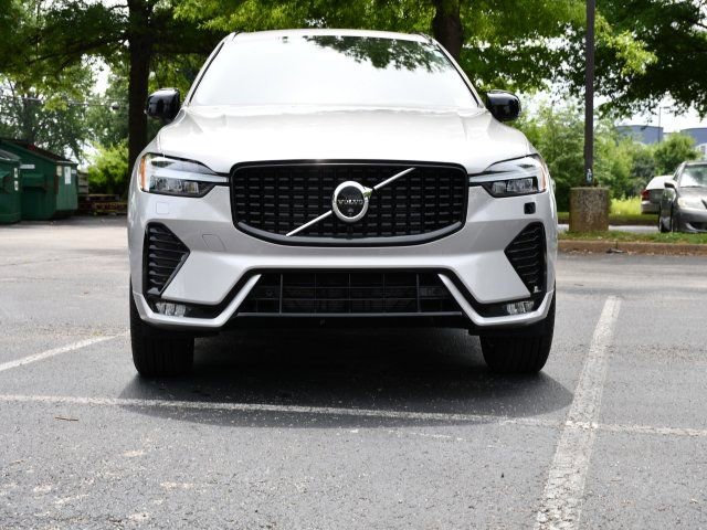Certified 2025 Volvo XC60 B5 Plus AWD/4WD image 2