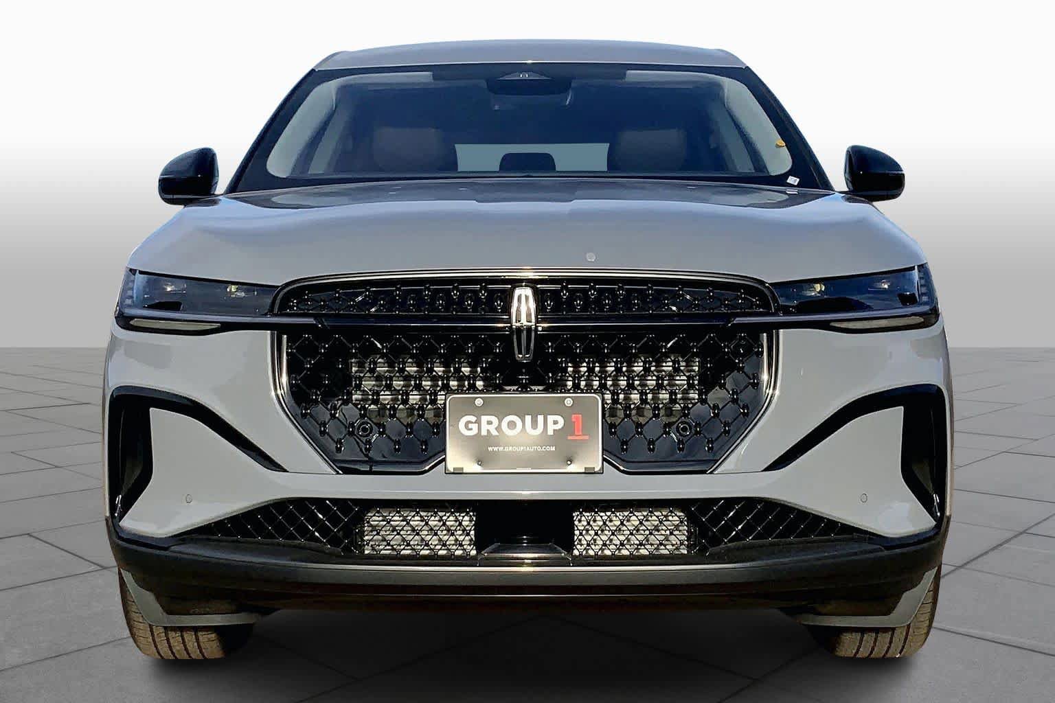 New 2026 Lincoln Nautilus Premier w/ Jet Appearance Package AWD/4WD image 3