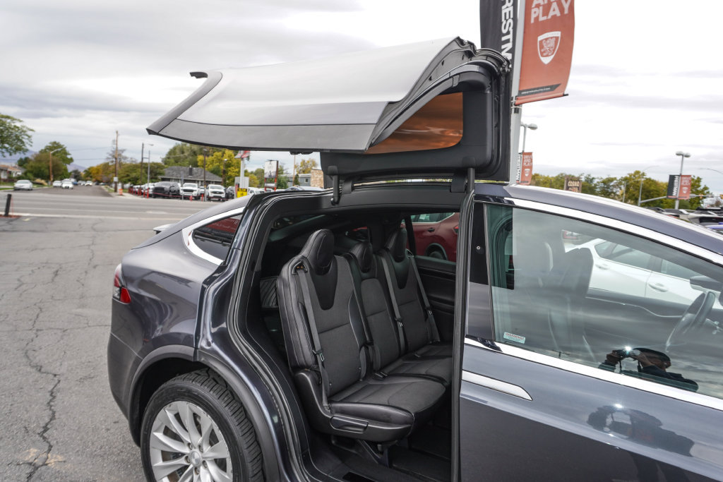 Used 2018 Tesla Model X 75D AWD/4WD image 4