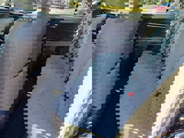 Used 2021 Toyota Camry XLE image 11