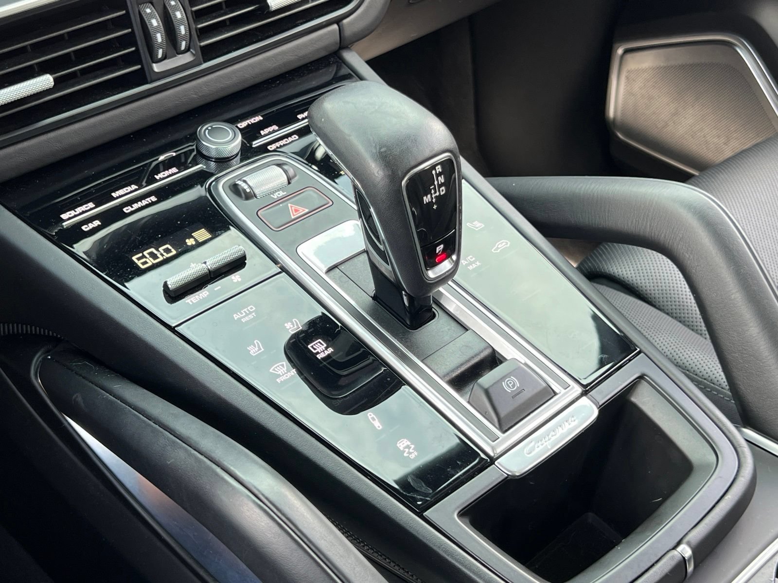 Certified 2023 Porsche Cayenne Turbo AWD/4WD image 32