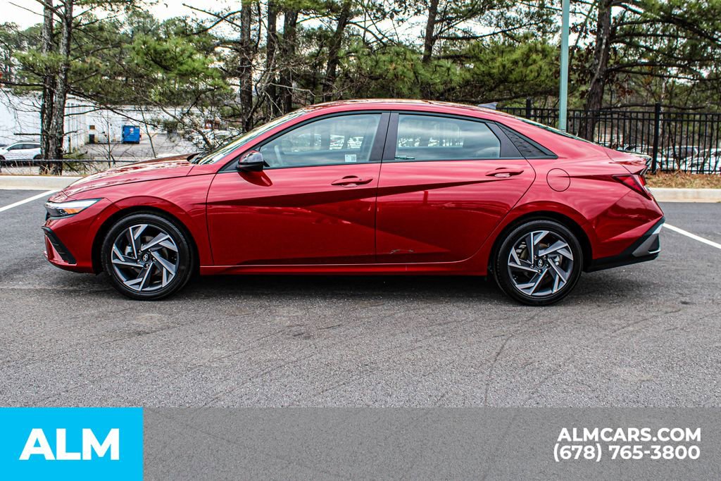Used 2025 Hyundai Elantra Sport image 7