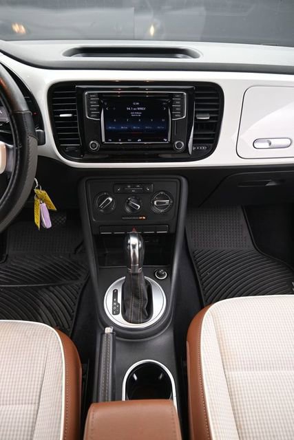 Used 2017 Volkswagen Beetle 1.8T S image 16