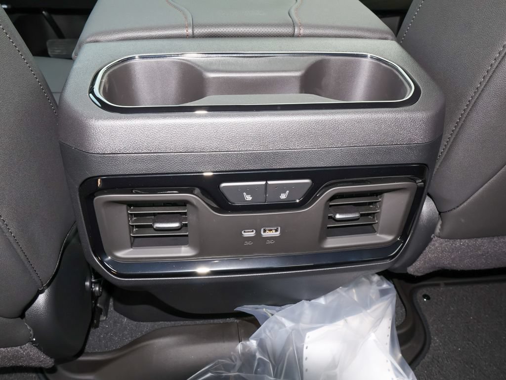 New 2026 GMC Sierra 1500 AT4 w/ AT4 Premium Package AWD/4WD image 14