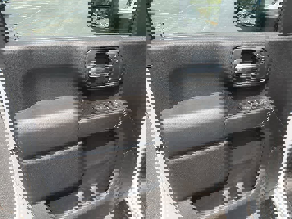 New 2024 GMC Sierra 2500 Pro w/ Convenience Package image 19