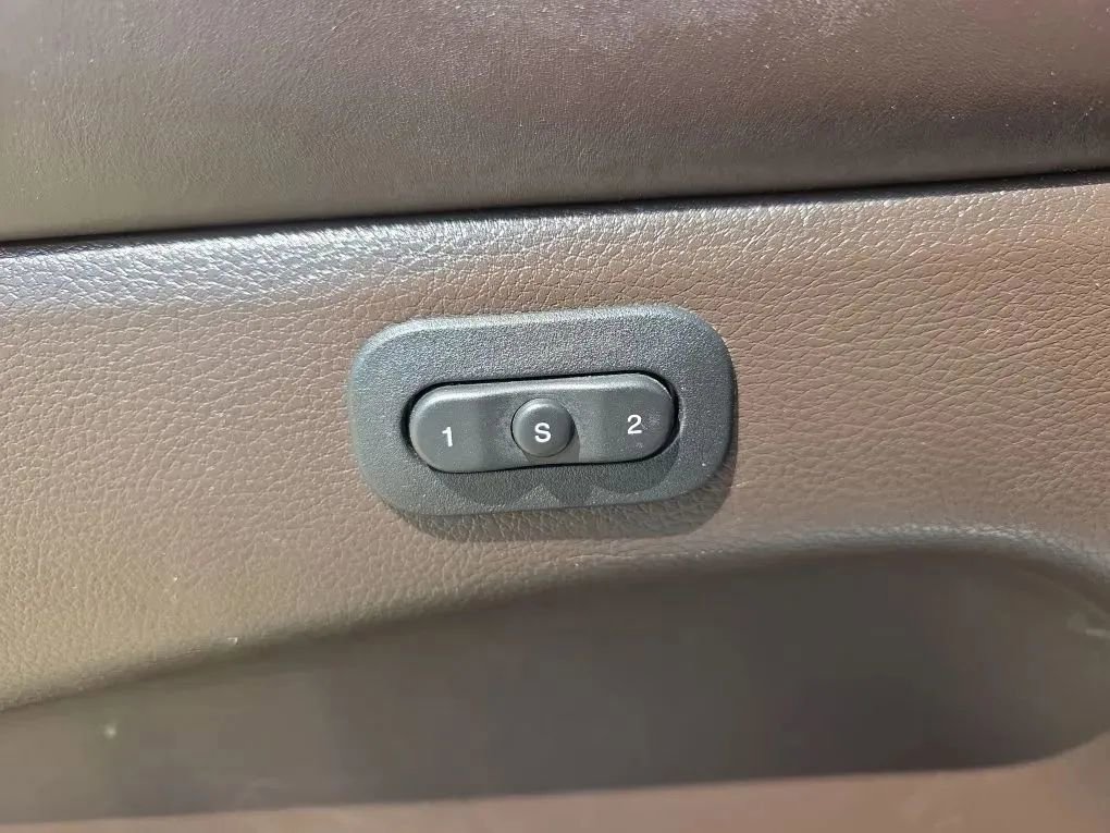 Used 2018 Jeep Grand Cherokee Overland image 27