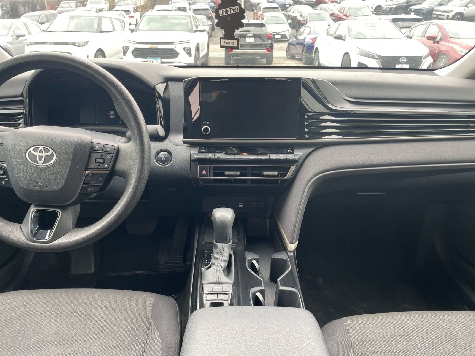 Used 2025 Toyota Camry LE image 32