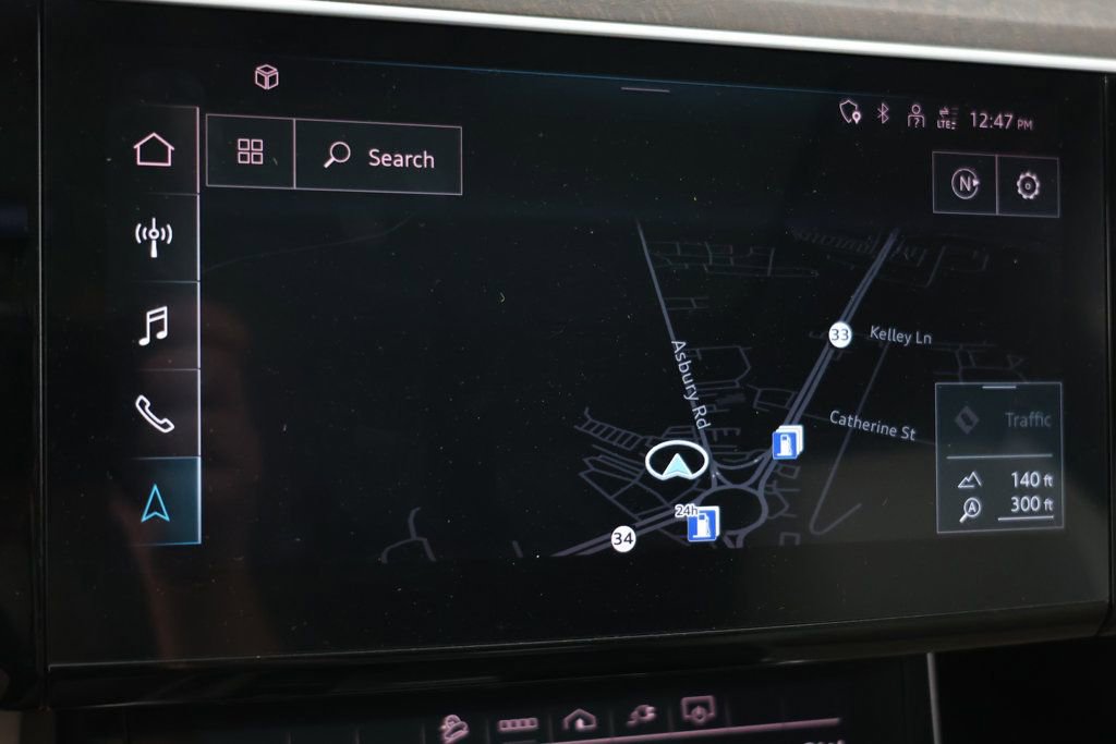 Used 2024 Audi Q8 e-tron Premium Plus w/ Premium Plus Package image 21