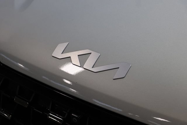 Used 2025 Kia Carnival SX Prestige FWD image 12