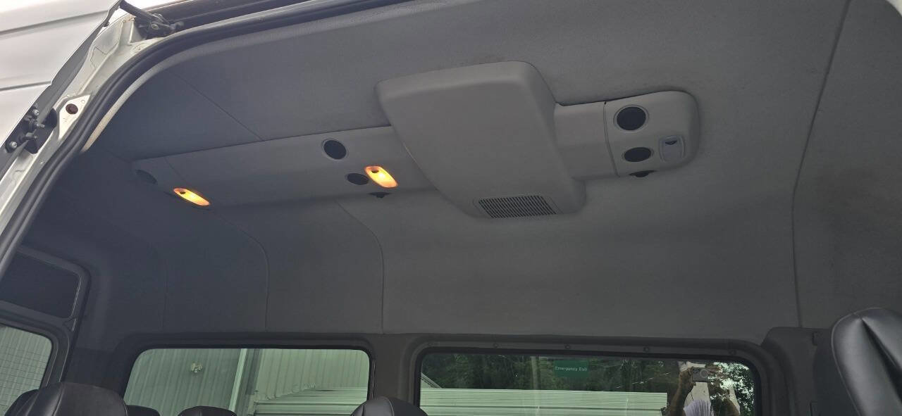 Used 2008 Dodge Sprinter 2500 RWD image 17