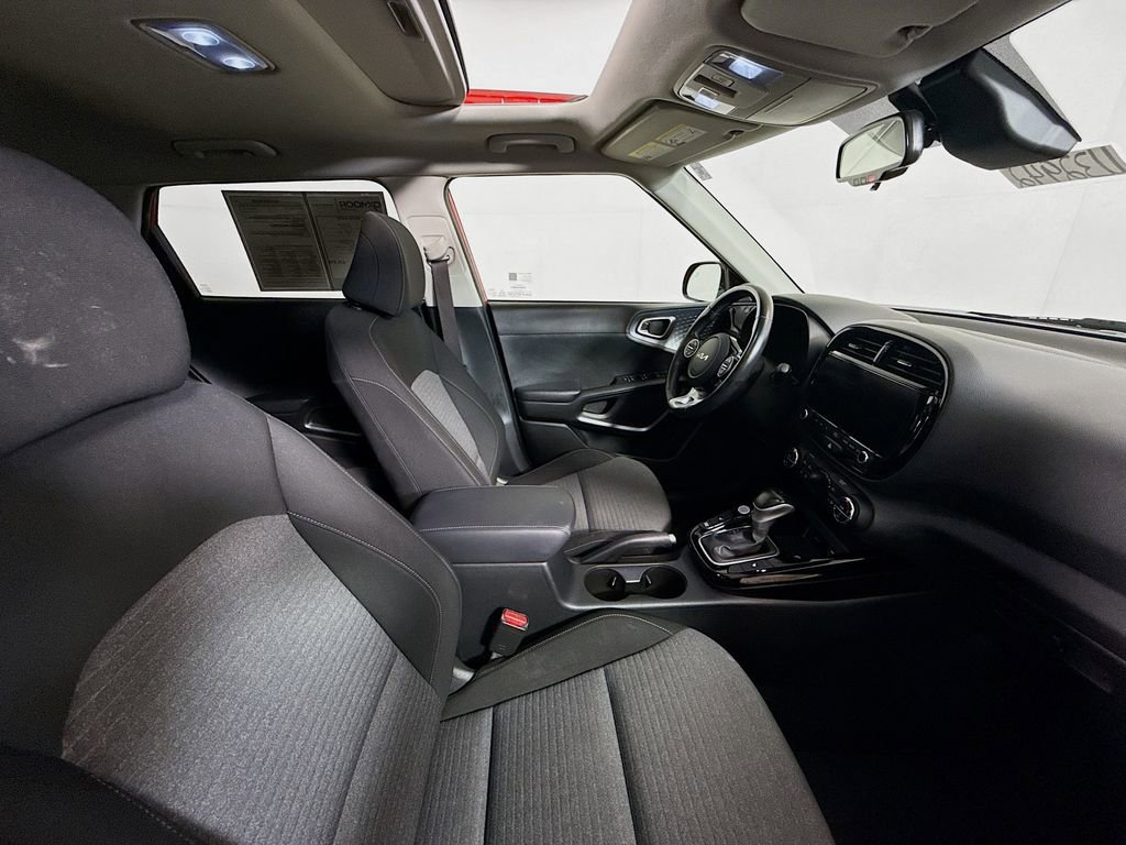 Used 2023 Kia Soul EX image 28