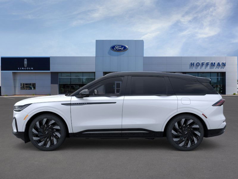 New 2026 Lincoln Nautilus Reserve image 3