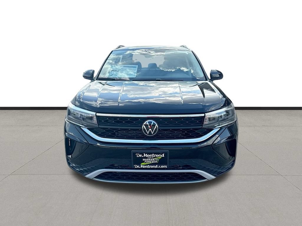 Used 2024 Volkswagen Taos SE FWD image 3