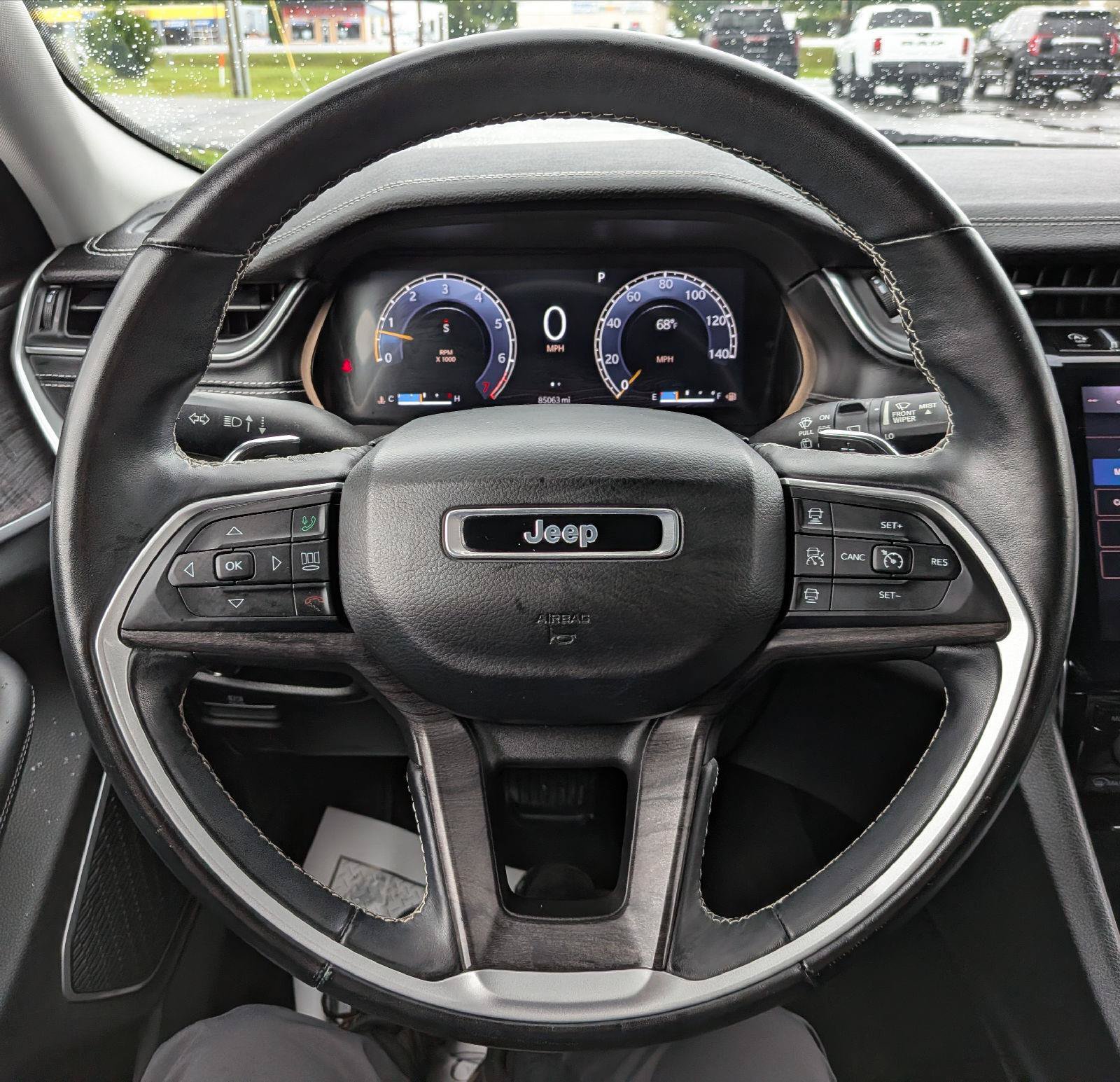 Used 2021 Jeep Grand Cherokee L Limited w/ Luxury Tech Group II AWD/4WD image 16