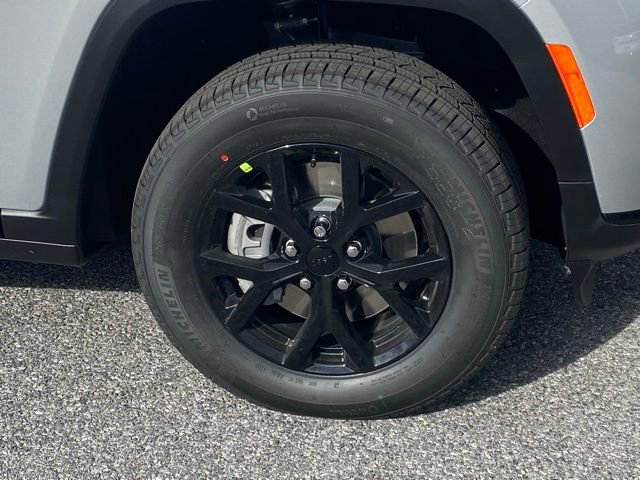 New 2025 Jeep Grand Cherokee L Altitude image 11