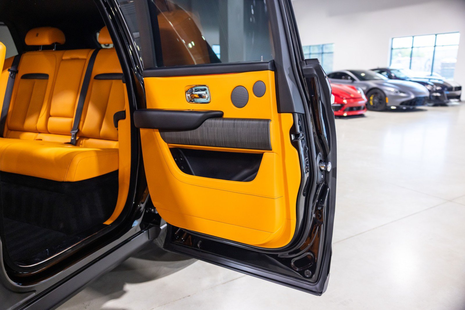 Used 2022 Rolls-Royce Cullinan AWD/4WD image 22