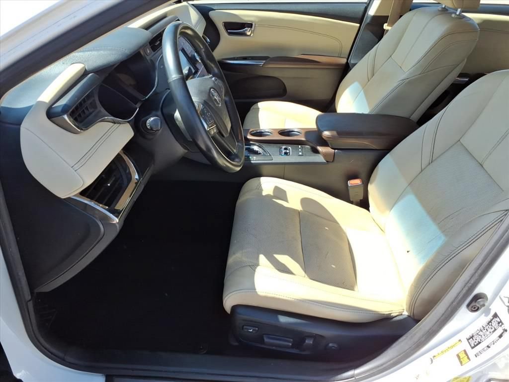 Used 2018 Toyota Avalon Limited w/ All Weather Liner Package FWD image 10