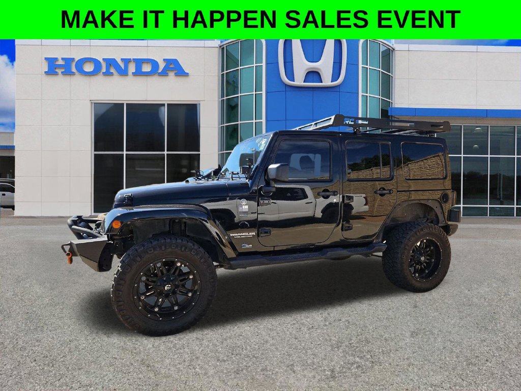 Used 2015 Jeep Wrangler Unlimited Sahara w/ Dual Top Group AWD/4WD image 14