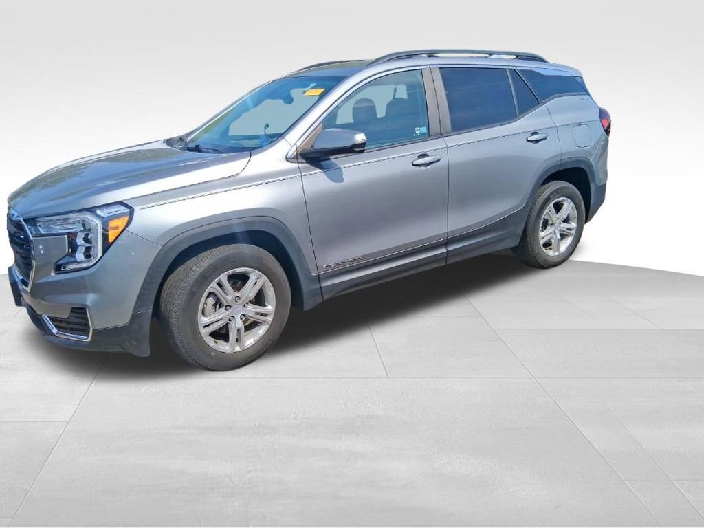 Used 2023 GMC Terrain SLE w/ Driver Convenience Package FWD image 3